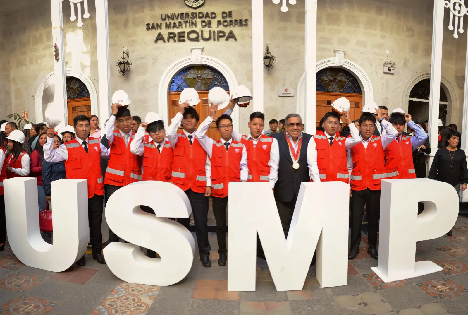 portada_imposición_de_cascos_usmp