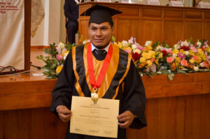 Ceremonia de entrega de diplomas de grado académico profesional y ...