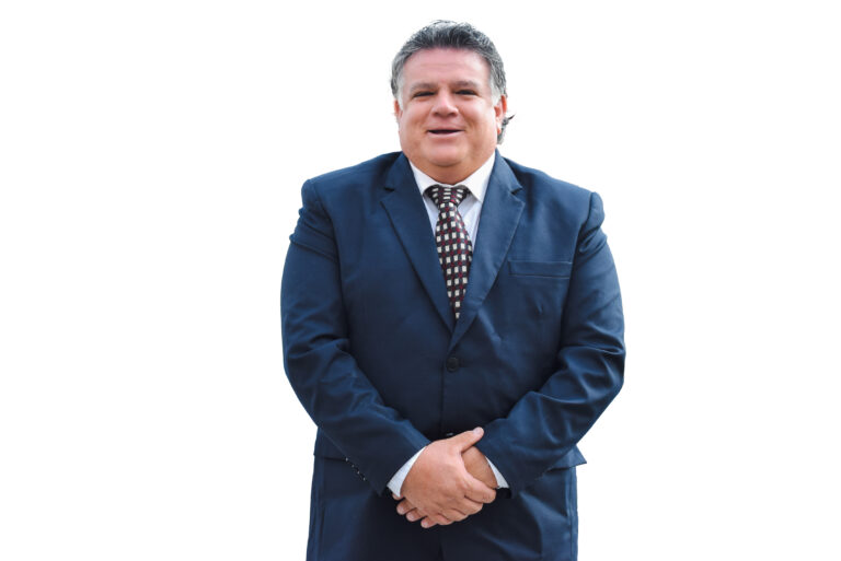 Manuel fondo blanco